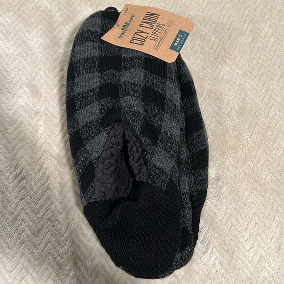 NWT Men’s Slipper Socks - Picture 1 of 3